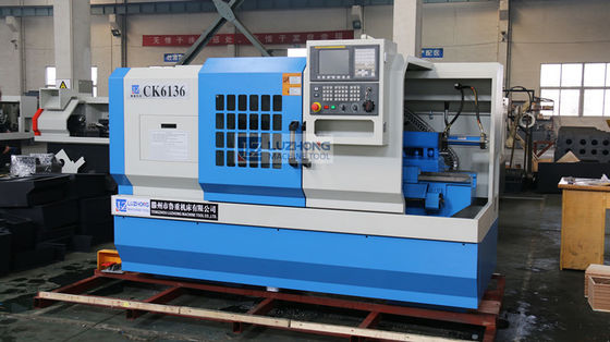 Токарный станок небольшой нержавеющей стали токарного станка металла CNC CK6136D подвергая механической обработке